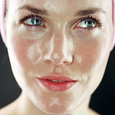 راه های کنترل چربی پوست صورت